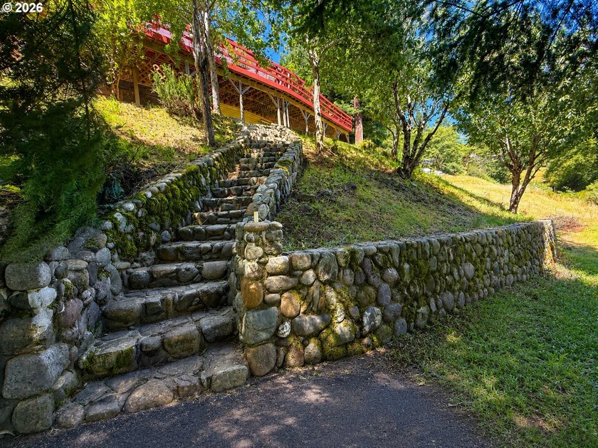 Mountain Views, Privacy &amp; Room for Everything! Nestled on 0.9 - photo 38