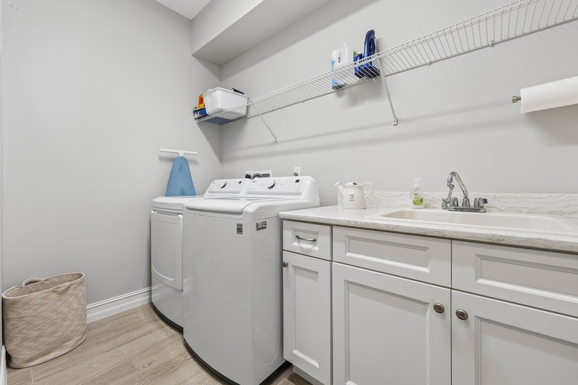 Beautifully maintained and loaded with upgrades, this 3-bedroom - photo 22