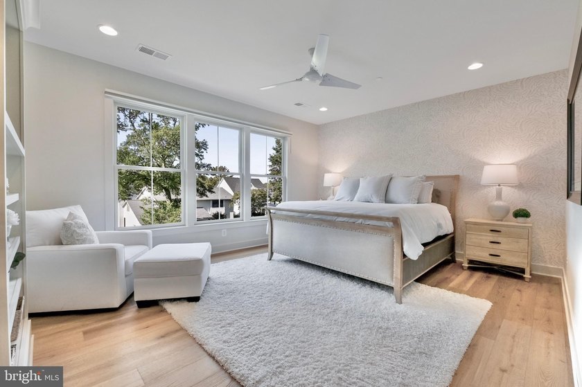 An exceptional opportunity to build your dream luxury waterfront - photo 25