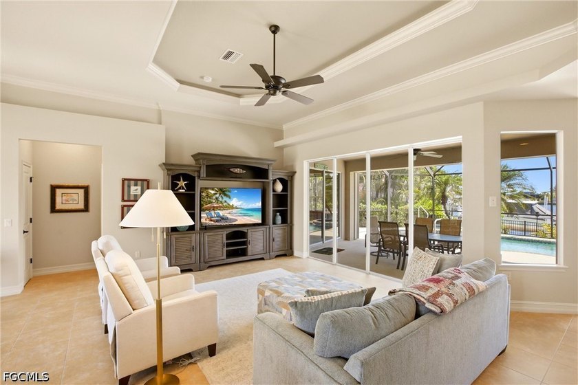BEST VALUE IN PUNTA GORDA ISLES! Fully furnished and move-in - photo 7