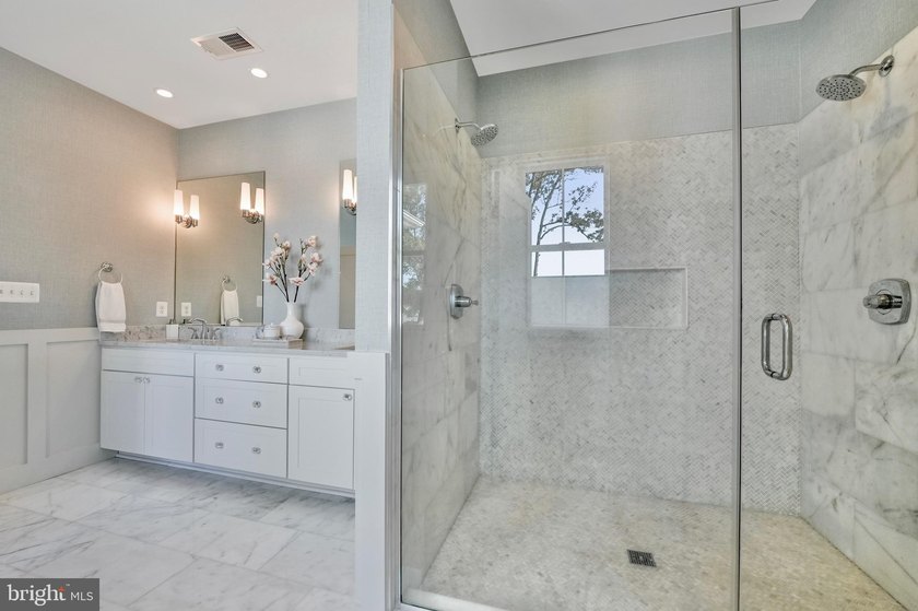 An exceptional opportunity to build your dream luxury waterfront - photo 27