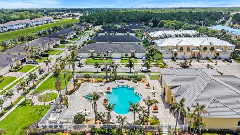 Beautifully maintained and loaded with upgrades, this 3-bedroom - photo 34