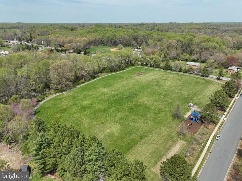 An exceptional opportunity to build your dream luxury waterfront - photo 44