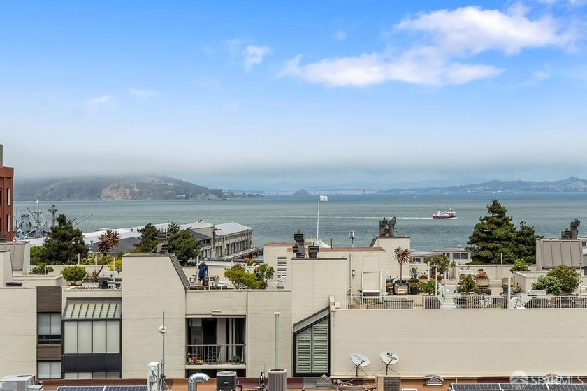 Seldom on the market. A 7th-floor two-bedroom, two-bath at 101 - photo 12