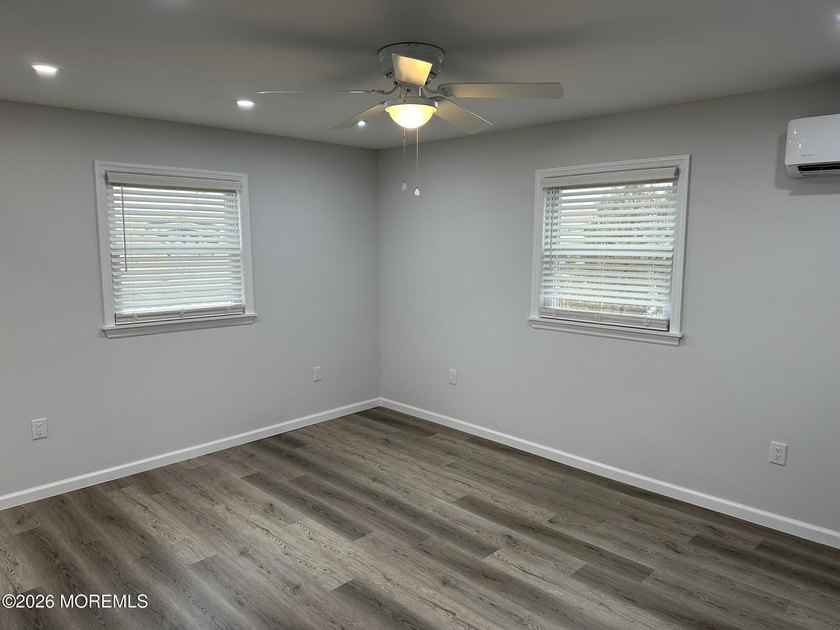 Exquisitely maintained multi-use property in Toms River. Fully - photo 5