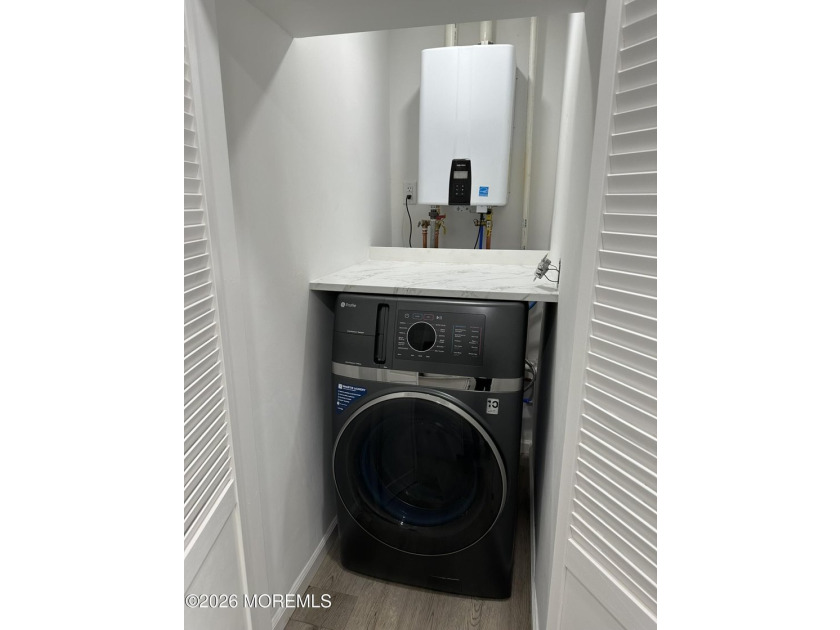 Exquisitely maintained multi-use property in Toms River. Fully - photo 10