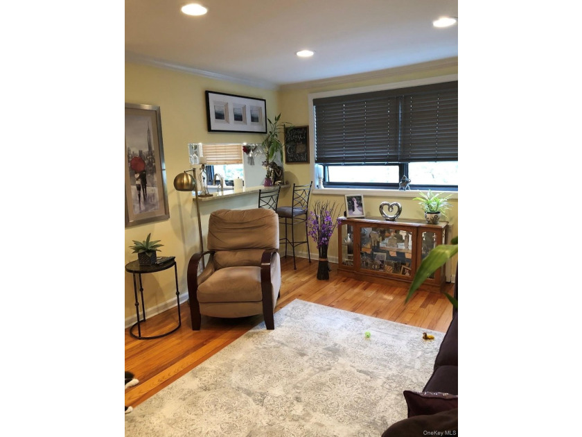 Rare For Sale, Totally Renovated First Class Materials And - photo 2