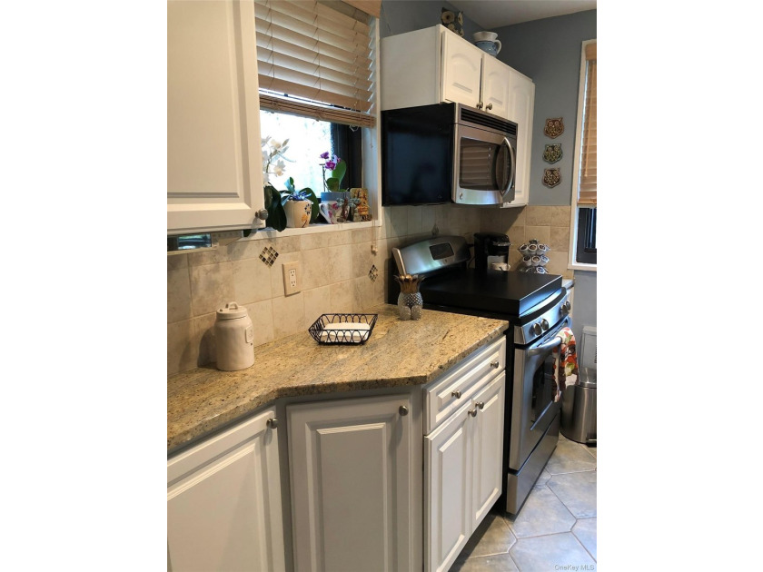 Rare For Sale, Totally Renovated First Class Materials And - photo 4