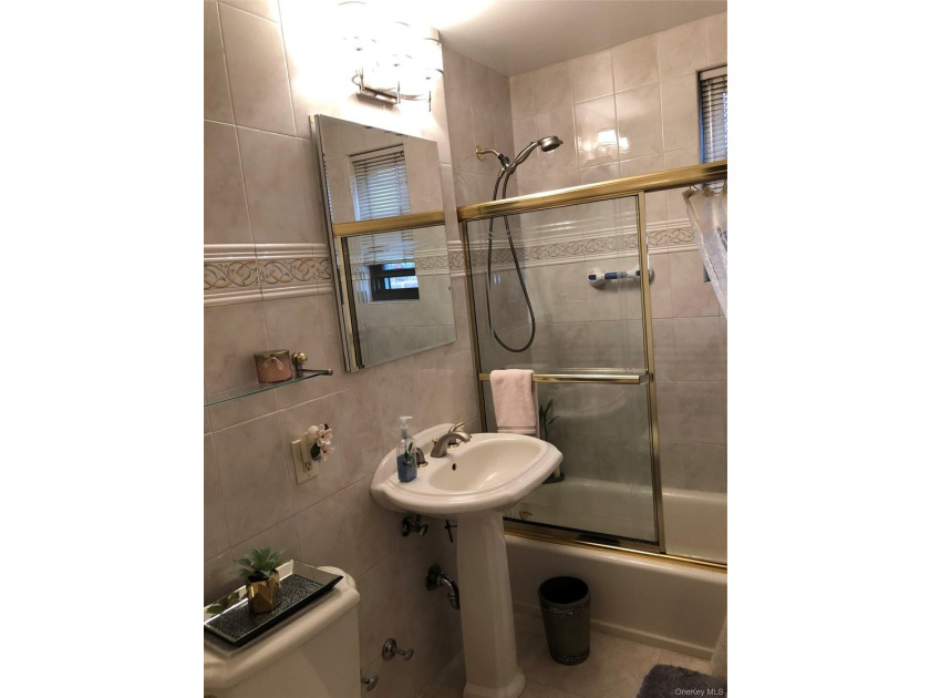 Rare For Sale, Totally Renovated First Class Materials And - photo 7