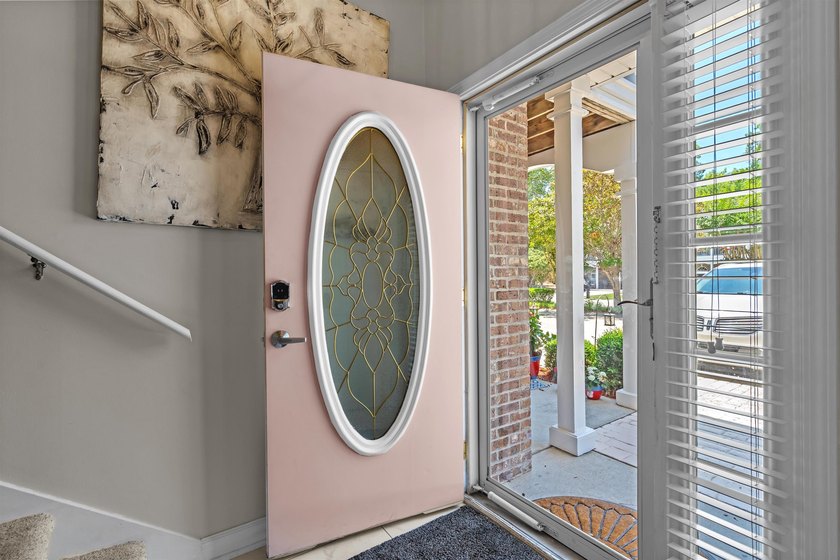 Welcome to 1418 Cane St. #4, a charming 3-bedroom, 2-bath - photo 8