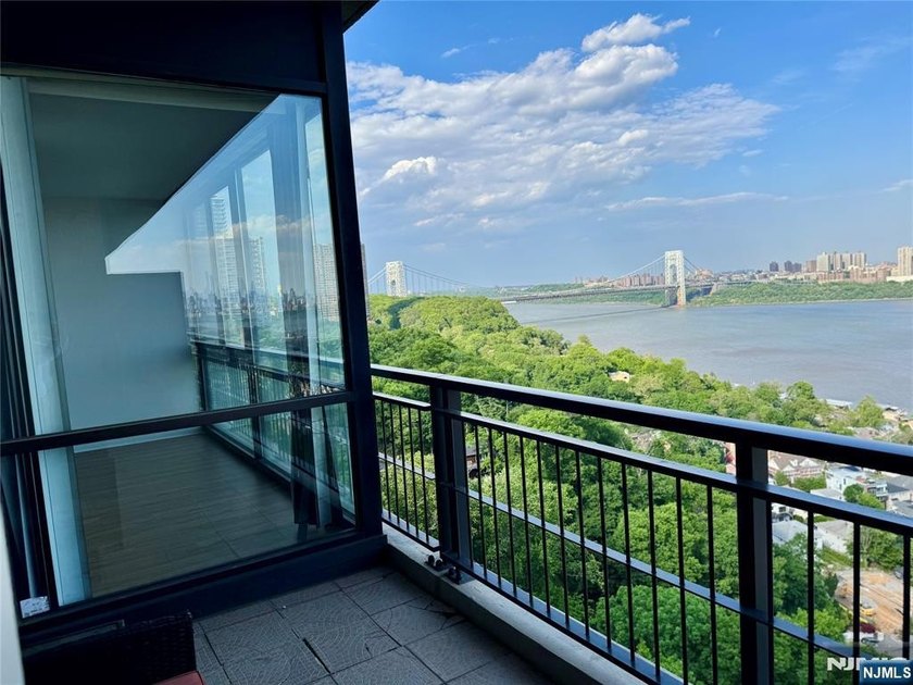 The most amazing water views from every room with full views of - photo 3