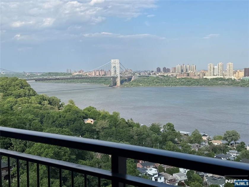 The most amazing water views from every room with full views of - photo 4