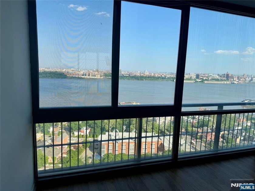 The most amazing water views from every room with full views of - photo 5