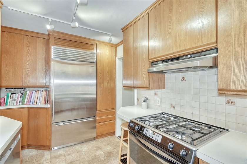 Truly a one-of-a-kind gorgeous cape cod style home, centrally - photo 17