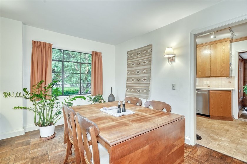 Truly a one-of-a-kind gorgeous cape cod style home, centrally - photo 18