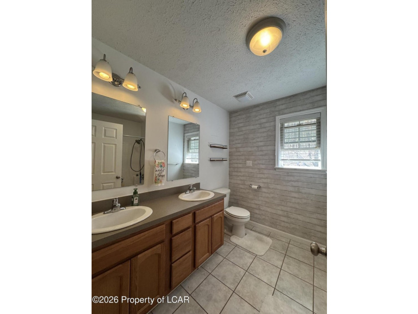 OPEN HOUSE 7/26. Spacious beautiful 4-bedroom, 2.5-bath home - photo 19
