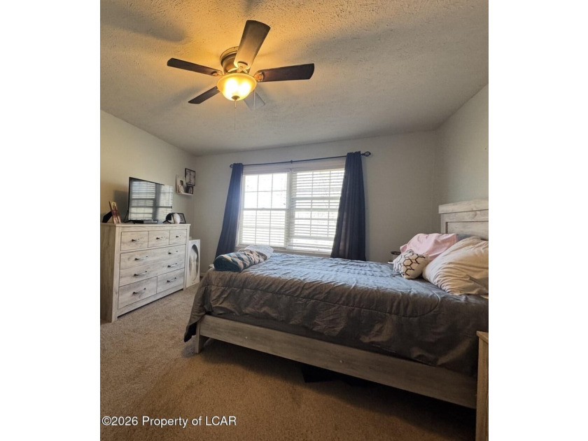 OPEN HOUSE 7/26. Spacious beautiful 4-bedroom, 2.5-bath home - photo 21