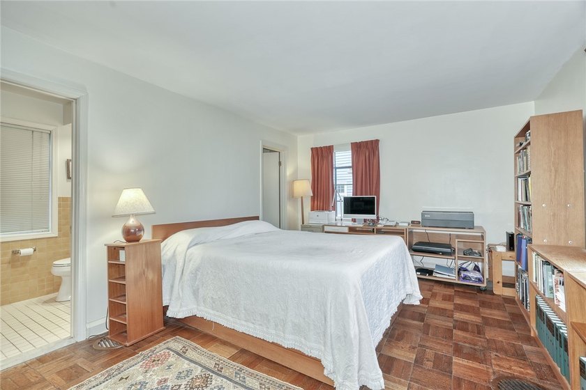 Truly a one-of-a-kind gorgeous cape cod style home, centrally - photo 23