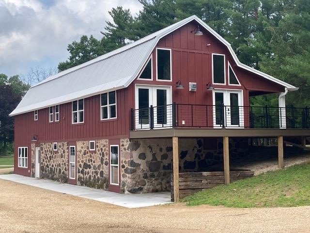 108 acre farmette w/3 homes located on a dead end road. Has - photo 3