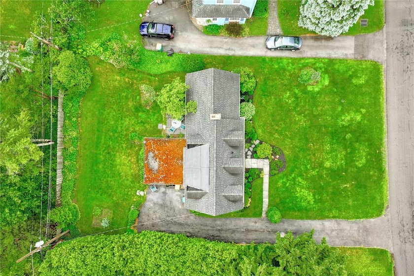Truly a one-of-a-kind gorgeous cape cod style home, centrally - photo 35