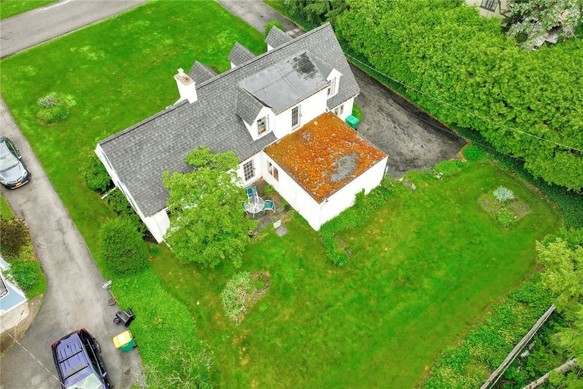 Truly a one-of-a-kind gorgeous cape cod style home, centrally - photo 36