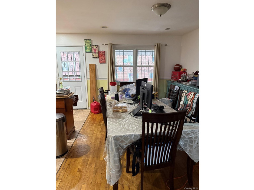 Welcome to this beautifully maintained one-dwelling home having - photo 5
