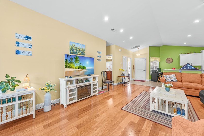 Well maintained &amp; well cared for single level Edisto Model by - photo 8