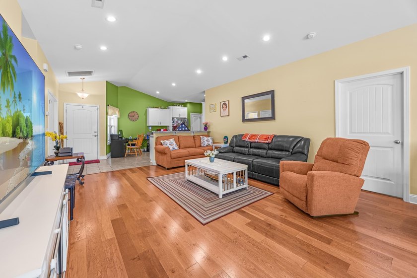 Well maintained &amp; well cared for single level Edisto Model by - photo 9
