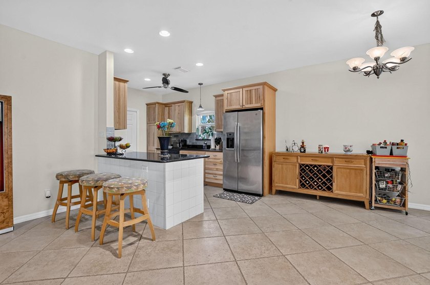 3 Bedroom 2 1/2 bath single family home. Vaulted ceilings - photo 13