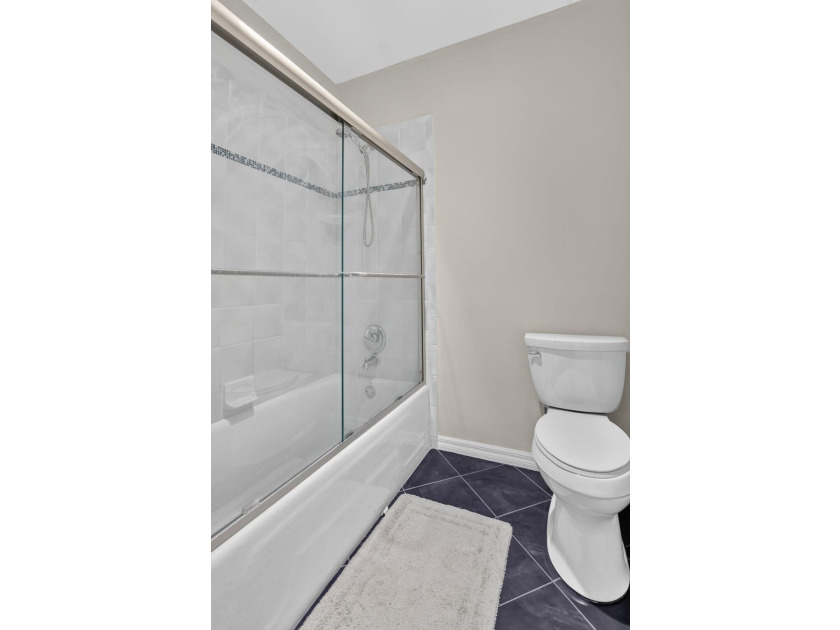 3 Bedroom 2 1/2 bath single family home. Vaulted ceilings - photo 32