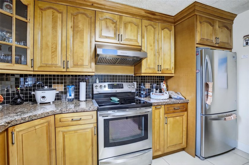 Large Phase 6 Condo with 1459 Sq. Ft. On Par 3 Golf Course-Full - photo 2