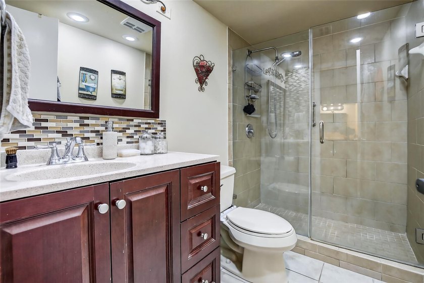 Large Phase 6 Condo with 1459 Sq. Ft. On Par 3 Golf Course-Full - photo 6
