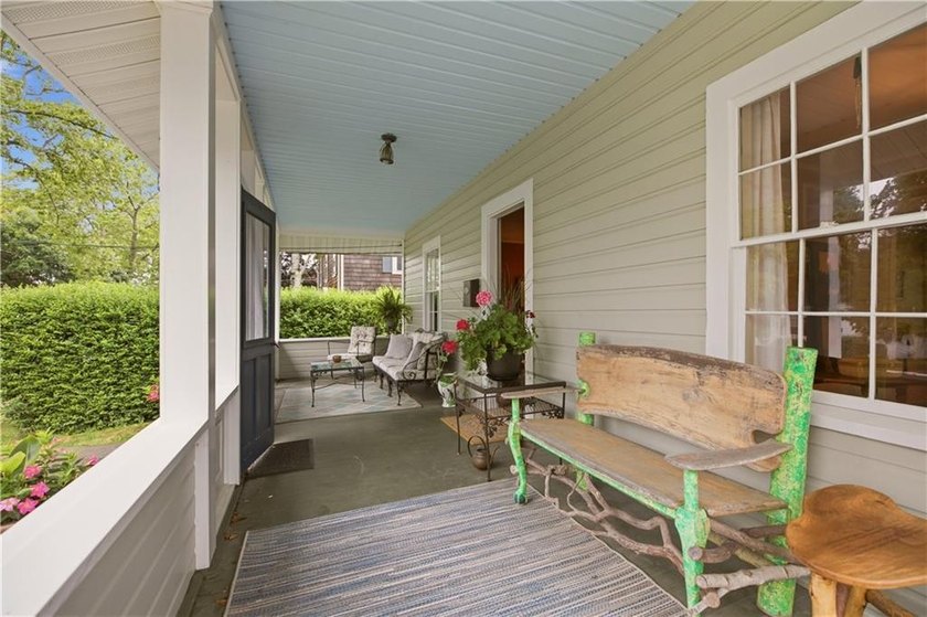 Set on a beautifully landscaped .14-acre lot, this 2-bedroom - photo 4
