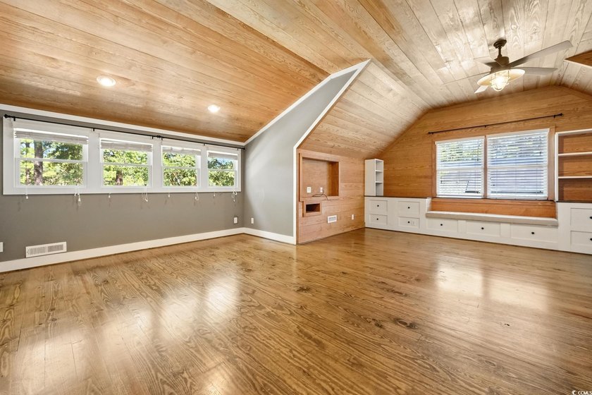 PRICE REDUCED !!! *Luxury Living on the Links* with an elegant - photo 12