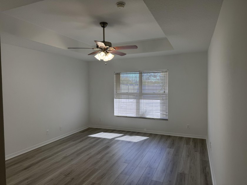 This is a perfect location for a commuter or a family that wants - photo 18