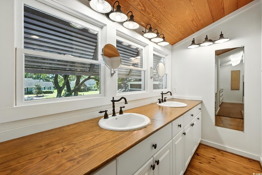 PRICE REDUCED !!! *Luxury Living on the Links* with an elegant - photo 24