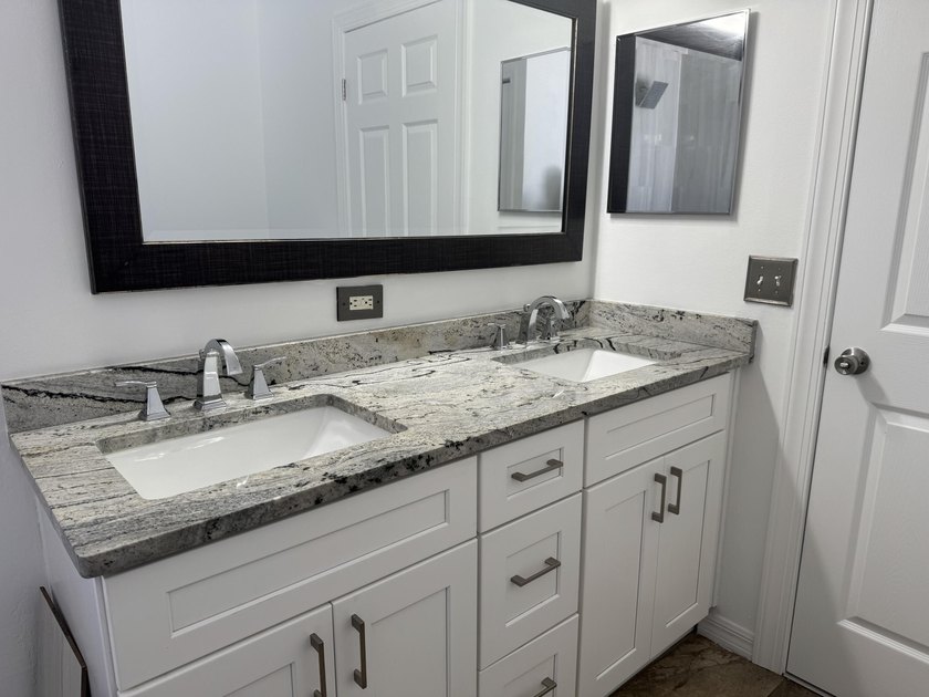 This is a perfect location for a commuter or a family that wants - photo 25