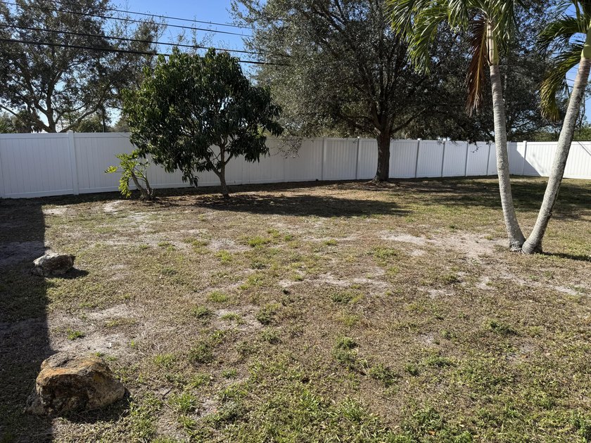 This is a perfect location for a commuter or a family that wants - photo 34
