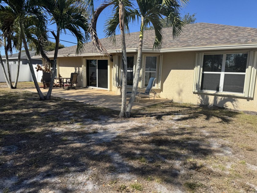 This is a perfect location for a commuter or a family that wants - photo 38