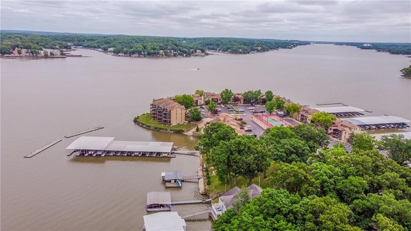 Welcome to lake life at its BEST! This absolutely gorgeous - photo 44