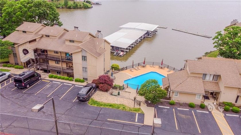 Welcome to lake life at its BEST! This absolutely gorgeous - photo 47