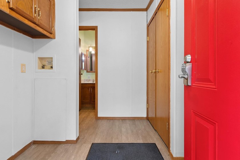 A unique chance to acquire 165' of frontage and more than 1 acre - photo 3