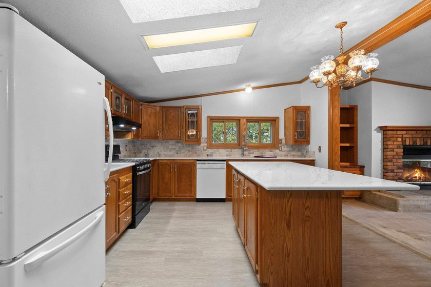 A unique chance to acquire 165' of frontage and more than 1 acre - photo 6