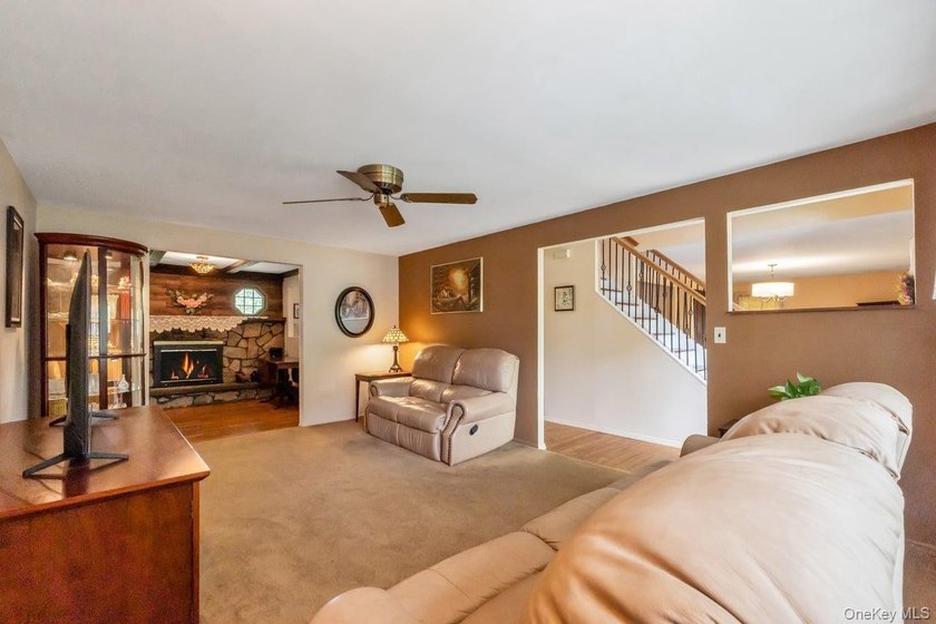 Rare and incredibly unique expanded oversized Colonial offering - photo 14
