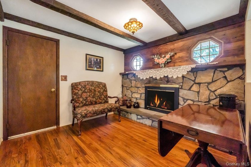 Rare and incredibly unique expanded oversized Colonial offering - photo 15