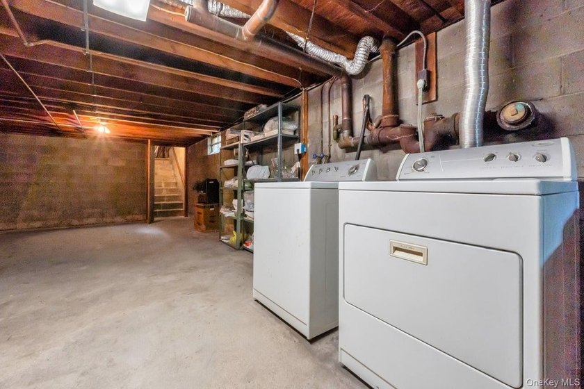 Rare and incredibly unique expanded oversized Colonial offering - photo 42