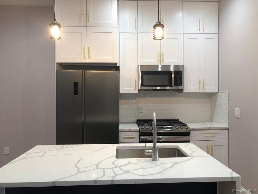 Beautiful Sunny Home in Prime Brooklyn Near Woodhaven, Queens - photo 3
