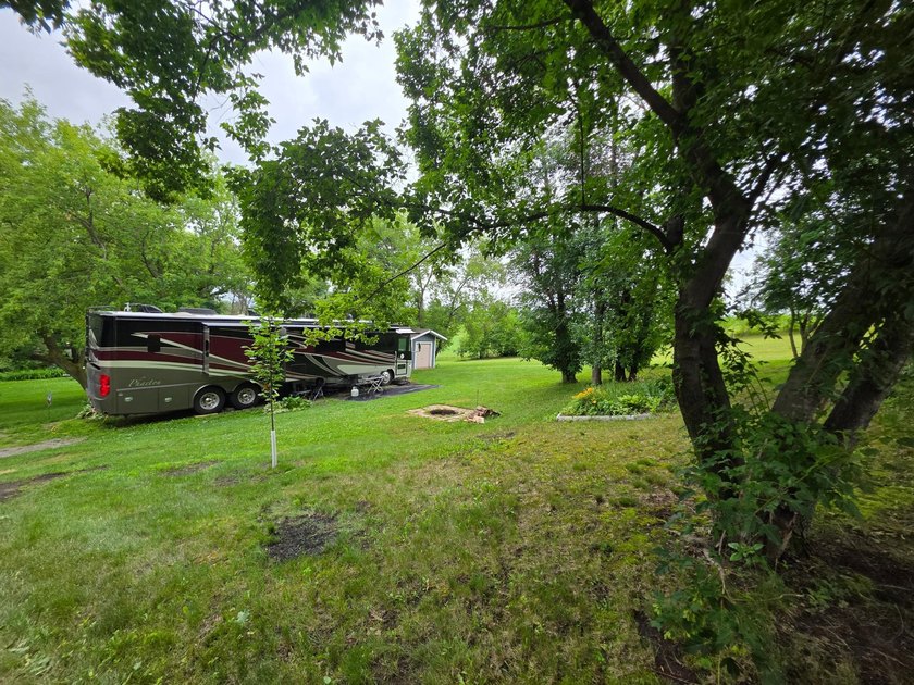 Welcoming, spacious lot near the pool and primary bath house at - photo 23