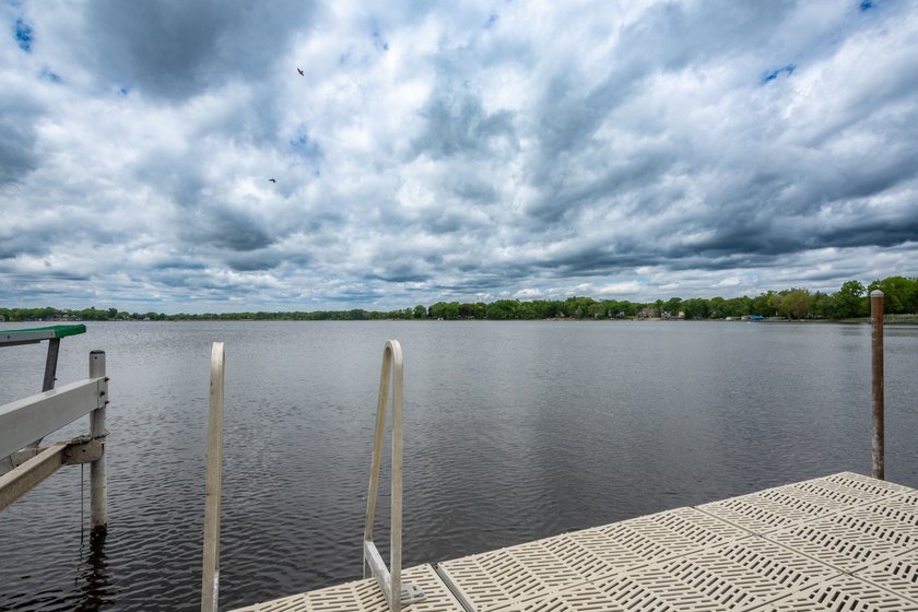 Cute as can be and full of charm! Welcome to this inviting lake - photo 27