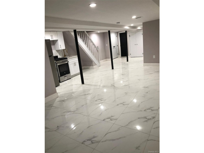 Beautiful Sunny Home in Prime Brooklyn Near Woodhaven, Queens - photo 8
